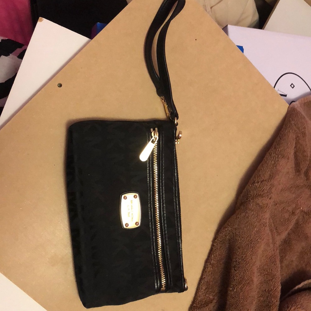 Authentic Michael kors wristlet
